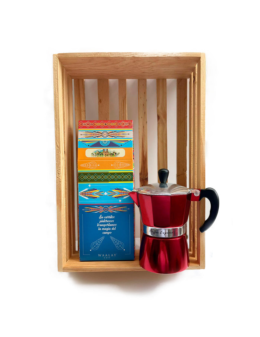 Cafetera italiana y café